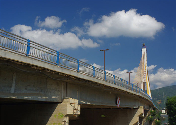 广州304不锈钢桥梁护栏：安全、耐用与美观的完美结合