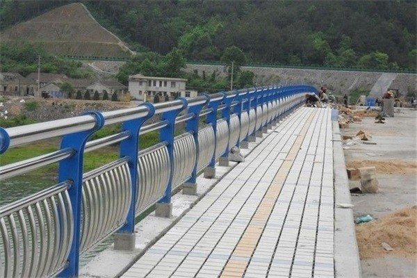 广州不锈钢桥梁灯光护栏