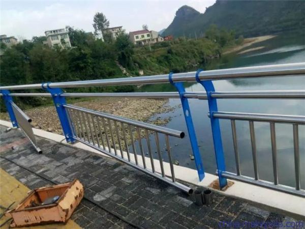 广州不锈钢复合管护栏是一种卓越的防护材料